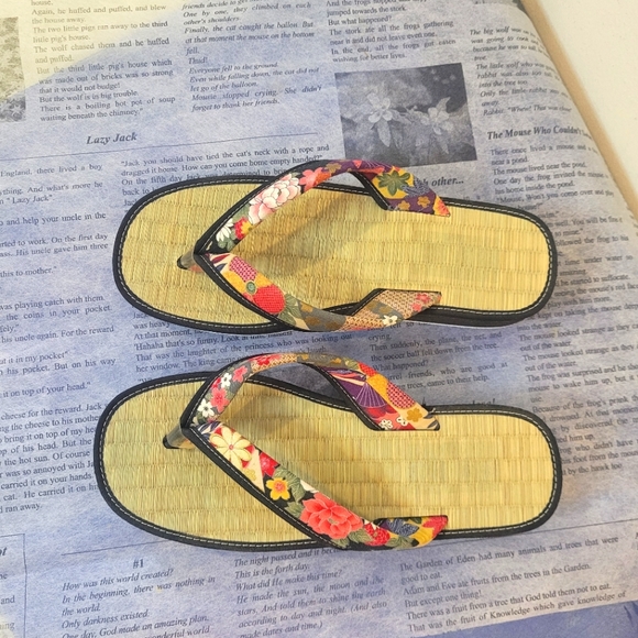 Japanese sandals - Picture 3 of 4